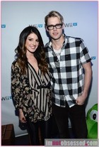 Shenae Grimes : shenae-grimes-1351174453.jpg