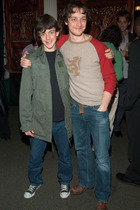 Skandar Keynes : TI4U_u1137093905.jpg