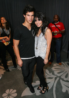 Taylor Lautner : TI4U1410963320.jpg