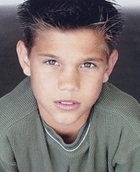 Taylor Lautner : TI4U_u1143441847.jpg