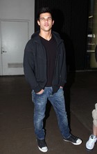 Taylor Lautner : taylor-lautner-1313621353.jpg