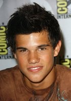 Taylor Lautner : taylor-lautner-1314900387.jpg