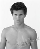 Taylor Lautner : taylor-lautner-1315384287.jpg