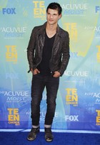 Taylor Lautner : taylor-lautner-1315420595.jpg