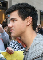 Taylor Lautner : taylor-lautner-1315420705.jpg