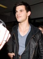 Taylor Lautner : taylor-lautner-1315420709.jpg