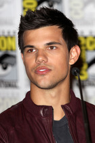 Taylor Lautner : taylor-lautner-1315592802.jpg