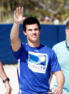 Taylor Lautner : taylor-lautner-1315592880.jpg