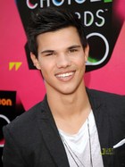 Taylor Lautner : taylor-lautner-1316350477.jpg