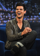 Taylor Lautner : taylor-lautner-1316922420.jpg