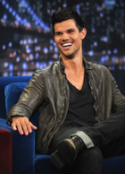 Taylor Lautner : taylor-lautner-1316924122.jpg