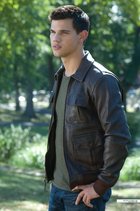 Taylor Lautner : taylor-lautner-1316966627.jpg