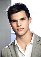 Taylor Lautner : taylor-lautner-1326620375.jpg