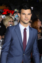 Taylor Lautner : taylor-lautner-1327538281.jpg