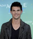 Taylor Lautner : taylor-lautner-1327541175.jpg