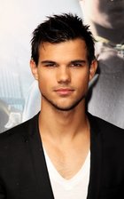 Taylor Lautner : taylor-lautner-1327626003.jpg