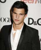 Taylor Lautner : taylor-lautner-1327688900.jpg