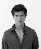 Taylor Lautner : taylor-lautner-1329075474.jpg