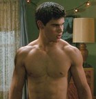 Taylor Lautner : taylor-lautner-1329075922.jpg