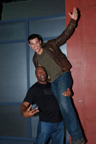 Taylor Lautner : taylor-lautner-1330315994.jpg