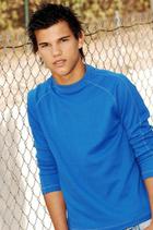 Taylor Lautner : taylor-lautner-1333678160.jpg