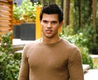 Taylor Lautner : taylor-lautner-1339961954.jpg