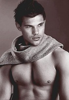 Taylor Lautner : taylor-lautner-1341657573.jpg