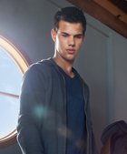 Taylor Lautner : taylor-lautner-1341769818.jpg