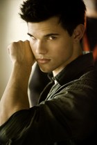 Taylor Lautner : taylor-lautner-1341930279.jpg