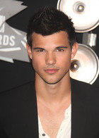 Taylor Lautner : taylor-lautner-1342636701.jpg