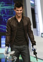 Taylor Lautner : taylor-lautner-1349020483.jpg