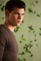 Taylor Lautner : taylor-lautner-1350464491.jpg