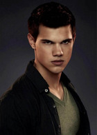 Taylor Lautner : taylor-lautner-1350465143.jpg