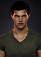 Taylor Lautner : taylor-lautner-1350465164.jpg