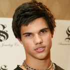 Taylor Lautner : taylor-lautner-1350529078.jpg