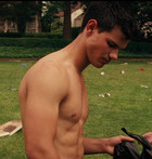 Taylor Lautner : taylor-lautner-1353310418.jpg