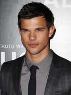 Taylor Lautner : taylor-lautner-1360976389.jpg