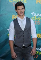 Taylor Lautner : taylor-lautner-1361744972.jpg