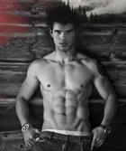 Taylor Lautner : taylor-lautner-1362960297.jpg