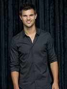 Taylor Lautner : taylor-lautner-1363496307.jpg