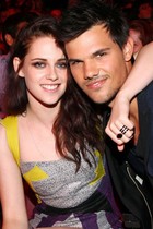 Taylor Lautner : taylor-lautner-1364114199.jpg