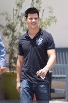 Taylor Lautner : taylor-lautner-1364114208.jpg