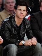 Taylor Lautner : taylor-lautner-1365526227.jpg