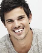 Taylor Lautner : taylor-lautner-1367774782.jpg