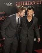 Taylor Lautner : taylor-lautner-1368920828.jpg