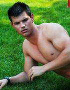 Taylor Lautner : taylor-lautner-1377365013.jpg