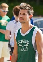 Taylor Lautner : taylor-lautner-1377365033.jpg