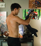 Taylor Lautner : taylor-lautner-1380678477.jpg