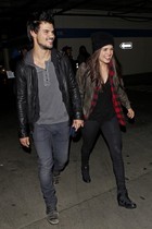 Taylor Lautner : taylor-lautner-1387203475.jpg