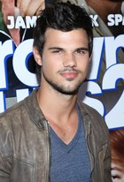 Taylor Lautner : taylor-lautner-1389125177.jpg